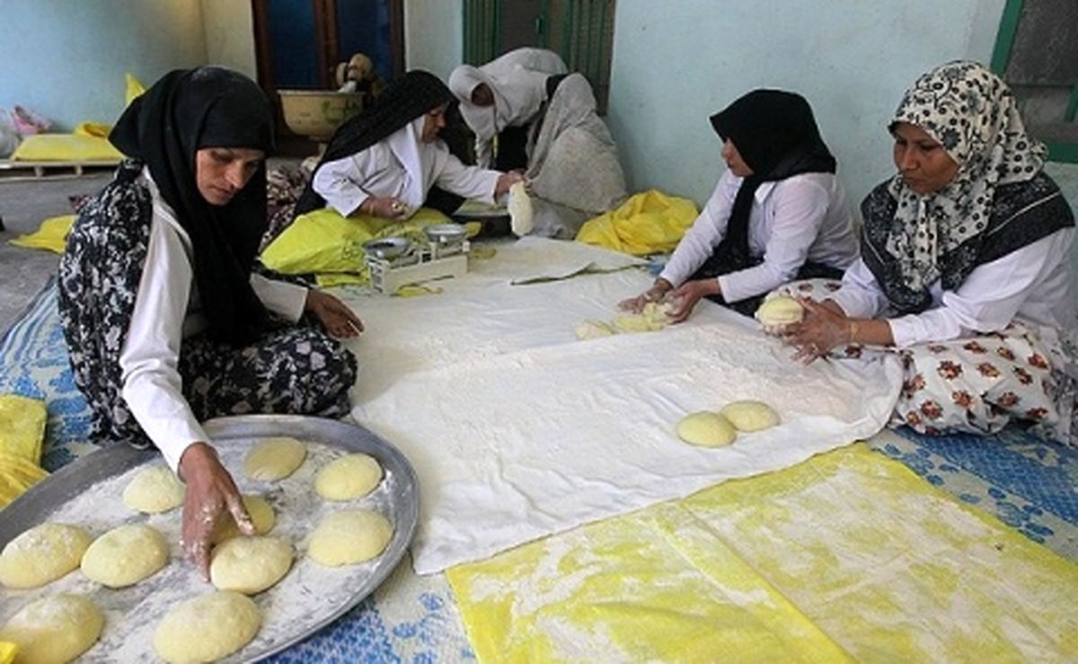دهه پر خیر کرامت و پخت نان صلواتی در مشهد