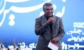 احساس پژمان جمشیدی از وقتی که به عادل فردوسی‌پور جایزه داد