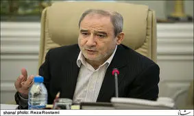 زنگنه در برابر "حلقه‌های نفوذ" ایستاده است