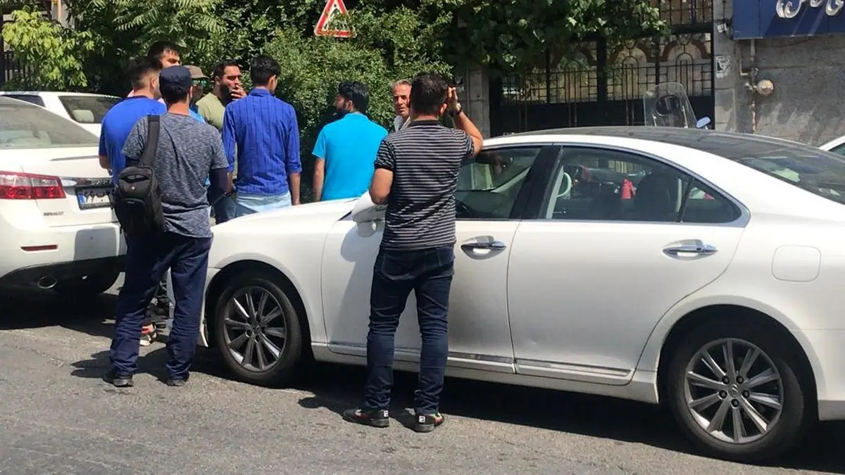 شعار هواداران استقلال علیه خطیر/ ویدئو