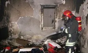 مهار آتش سوزی گسترده در یک ساختمان مسکونی 5 طبقه در مشهد/ نجات 4 شهروند گرفتار در دود و آتش+ تصاویر