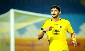 استنلی فردا قراردادش را با سپاهان تمدید می‌کند