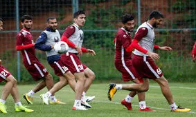 تمرین پرسپولیسی‌ها زیر بارش باران