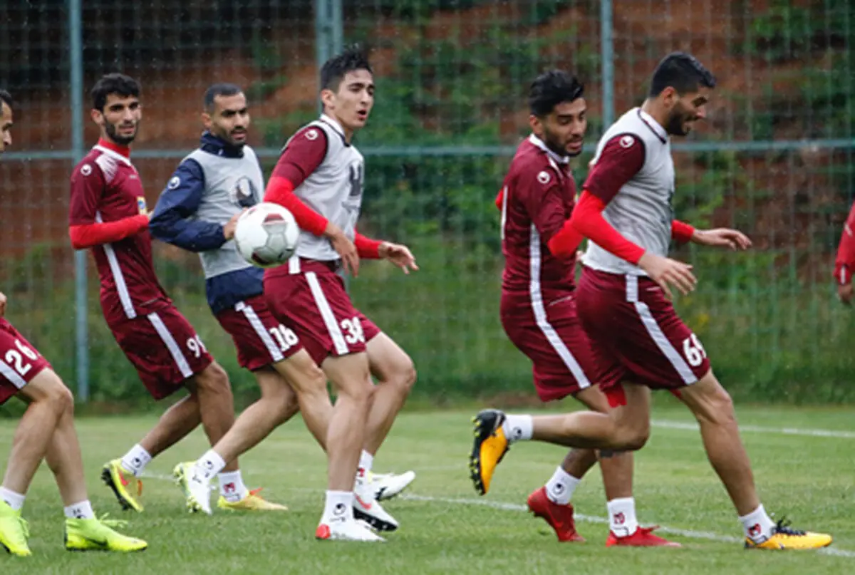 تمرین پرسپولیسی‌ها زیر بارش باران