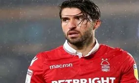 سرزنش ناتینگهام فارست به خاطر فروش کریم انصاری‌فرد