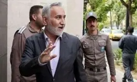 مخالفت عارف با جمع‌آوری امضا در اعتراض به نحوه رسیدگی به دادگاه محمدرضا خاتمی