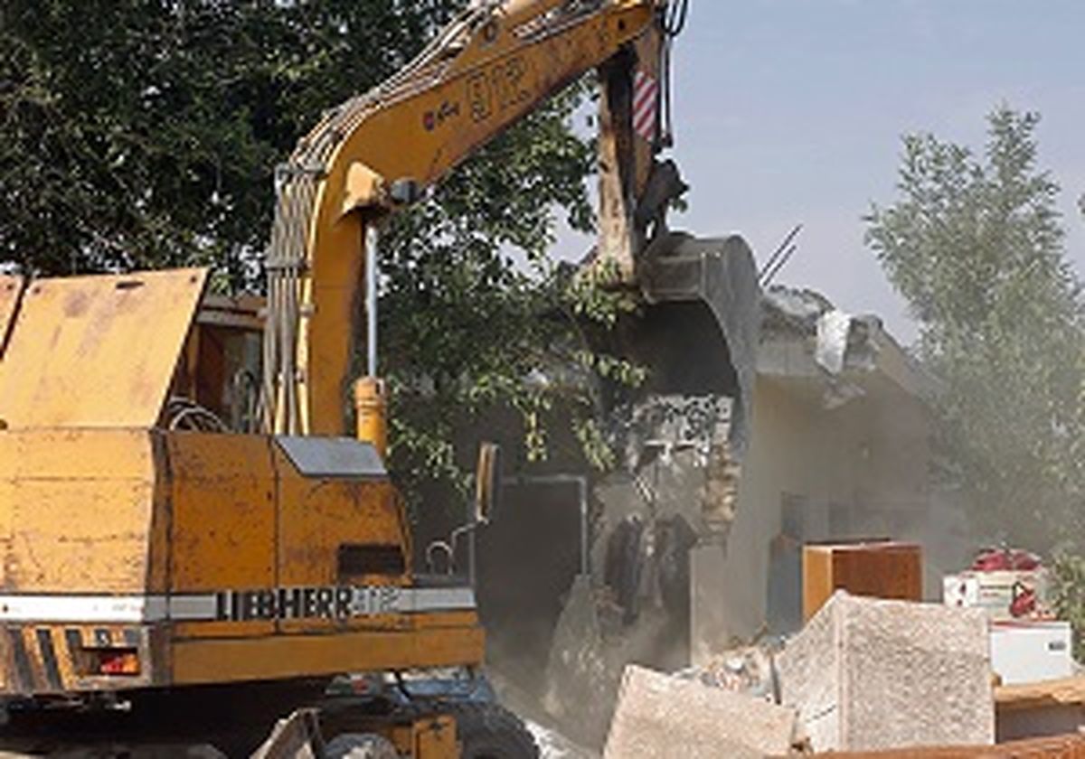 قلع و قمع ۱۲ مورد ساخت و ساز غیرمجاز در شهرستان رباط کریم