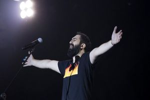 فیلم| واکنش جالب «مهدی یراحی» به ابراز احساسات مردم در کنسرت «حسین زمان»