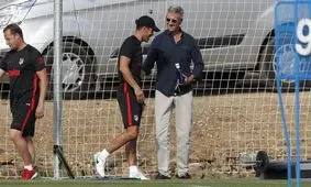 مدیر اتلتیکو: خامس دوست ندارد برای رئال بازی کند