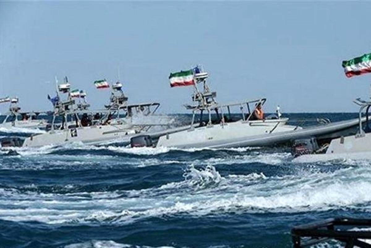 ایران 6 برابر انگلیس تانک دارد/ تجهیزات هوایی بریتانیا بیشتر است، اما در دریا ایران قدرت بیشتری دارد / عواملی که باعث افزایش تنش نظامی ایران و انگلیس میشوند را بشناسید