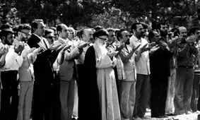 خطبه آیت‌الله طالقانی در اولین نماز جمعه تهران: اگر اخلالگران خاموش ننشینند من پیرمرد هم مسلسل به دست گرفته و با امام خمینی پشت تانک می‌نشینم