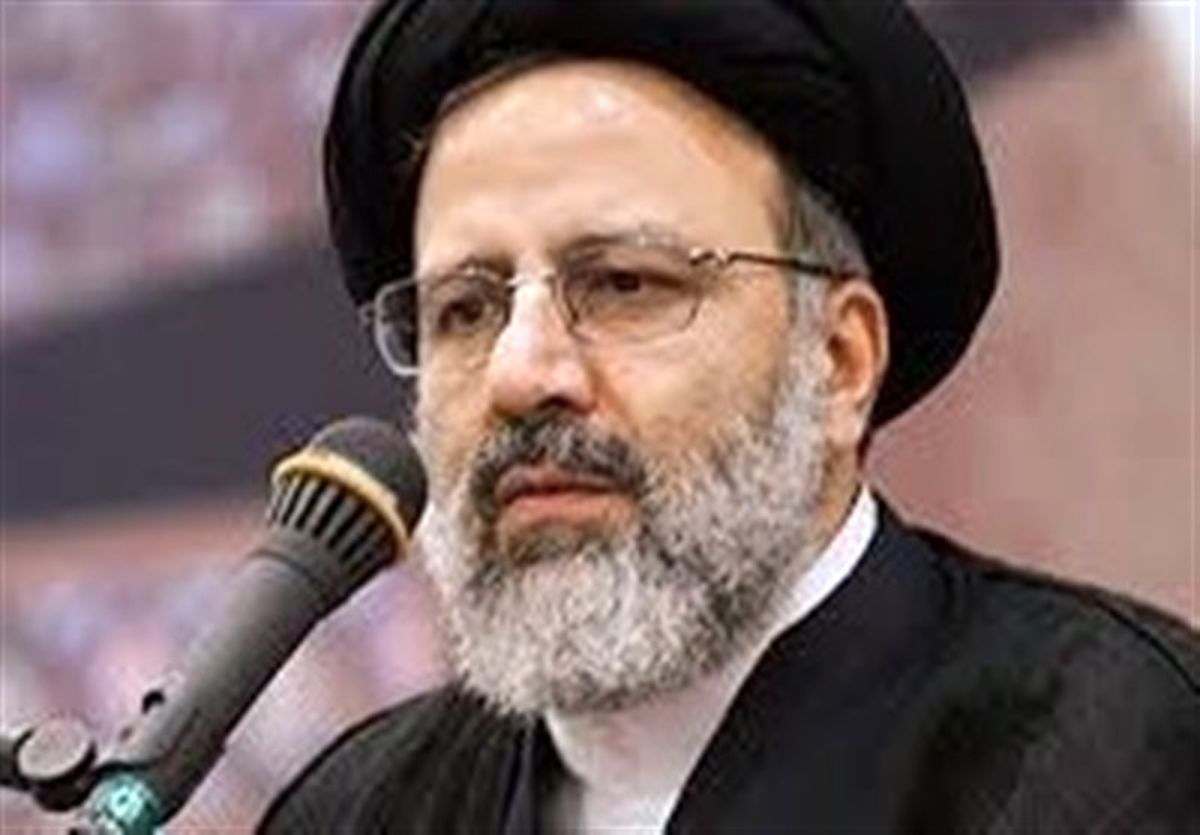 ادای احترام آیتالله رئیسی به شهدای تازه تفحص شده دفاع مقدس