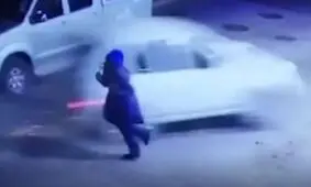 نجات میلی‌متری مأمور پمپ بنزین از مرگ حتمی