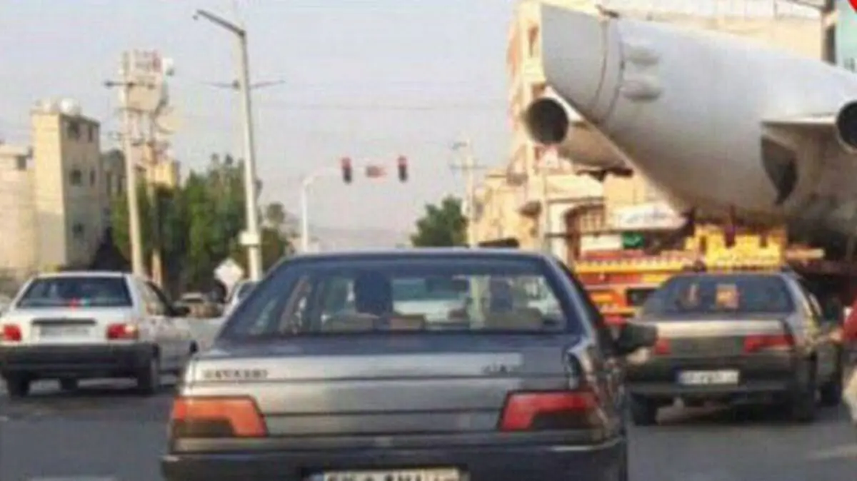 هواپیمای فوکر وسط خیابان در جهرم فارس