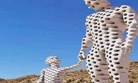 مجسمه‌ پدر و پسر در برزیل