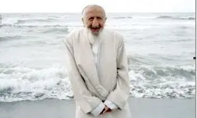 ادیبی که ۳۰ سال زندان کشید/ من به زهد مشهورم اما کسی را بی‌رغبت‌تر از آیت‌الله خامنه‌ای به مال دنیا نمی‌شناسم