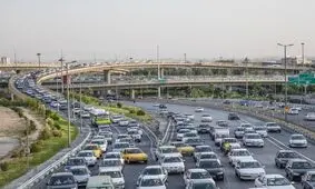 ۴۰ هزار تومان جریمه برای خودرو‌هایی که روی خط می‌رانند/ اتمام حجت پلیس برای رانندگی بین خطوط