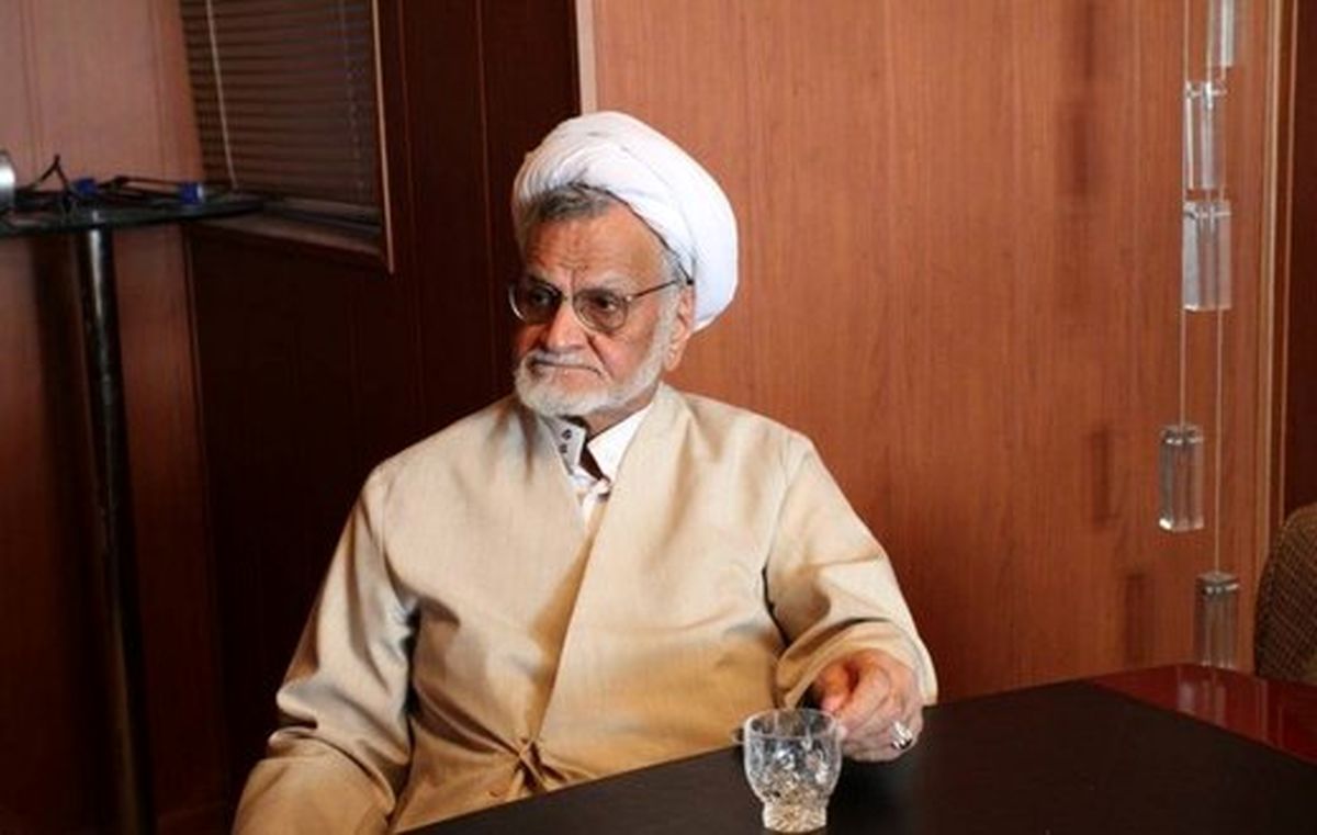 خاطرات خواندنی حجتیکرمانی از فوتبال بازی کردن با آیتالله هاشمی و دیگر رفقا در زمینهای اطراف قم