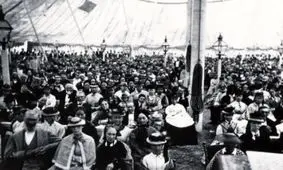 با عجیب‌ترین انواع محاکمه قرون وسطی آشنا شوید / از حمل فلز داغ تا پرتاب شدن در آب