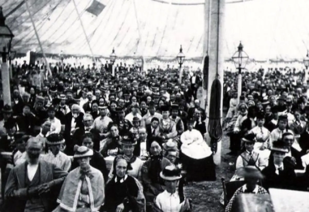 با عجیب‌ترین انواع محاکمه قرون وسطی آشنا شوید / از حمل فلز داغ تا پرتاب شدن در آب