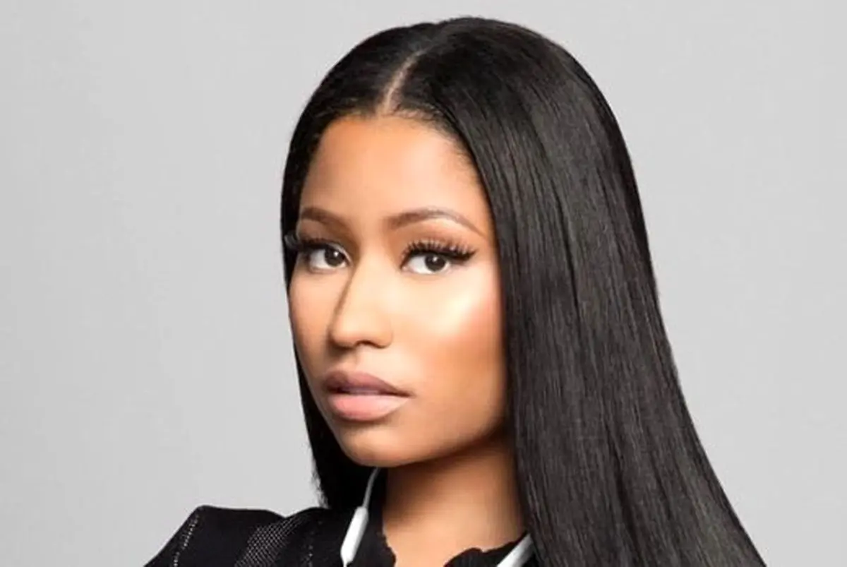 یک خواننده معروف تصمیم گرفته با یک قاتل ازدواج کند