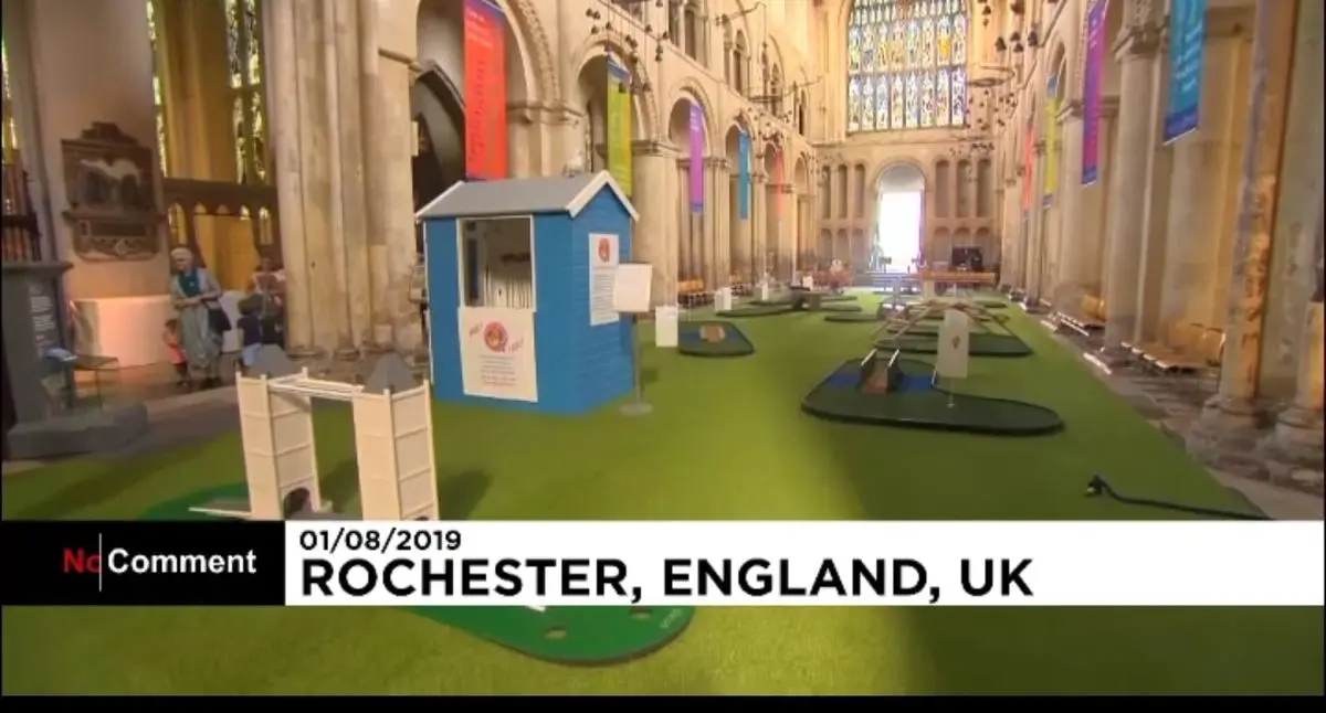 گلف بازی در کلیسای شهر روچستر