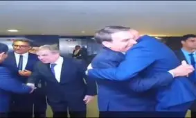 فیلم| بغل کردن‌های رییس‌جمهور برزیل