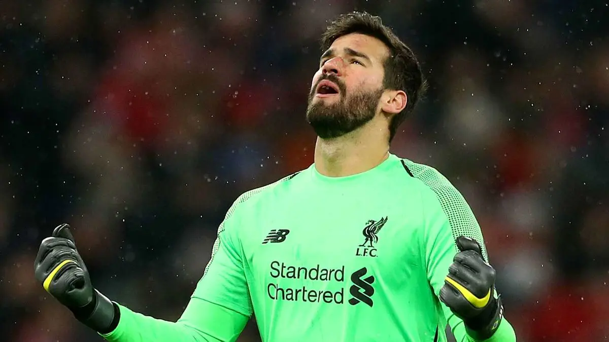 آلیسون شایستگی دریافت توپ طلا را دارد