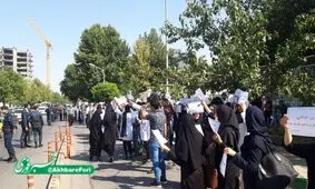 تجمع تعدادی از پرستاران شهر مشهد مقابل استانداری