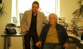 چرا باید ایران را محترم شماریم و از آن دفاع کنیم؟/ ایران هیچ‌گاه به هیچ کشوری حمله نکرده است/ شک دارم اگر ایران ویران شود، نوع بشر بتواند زنده بماند