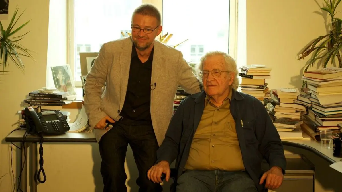 چرا باید ایران را محترم شماریم و از آن دفاع کنیم؟/ ایران هیچ‌گاه به هیچ کشوری حمله نکرده است/ شک دارم اگر ایران ویران شود، نوع بشر بتواند زنده بماند