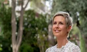 همسر اسد: بر سرطان پیروز شدم و اسد همیشه در کنارم بود