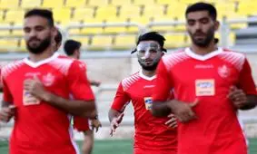 زورو با نقاب شماره 88 در تمرین پرسپولیس