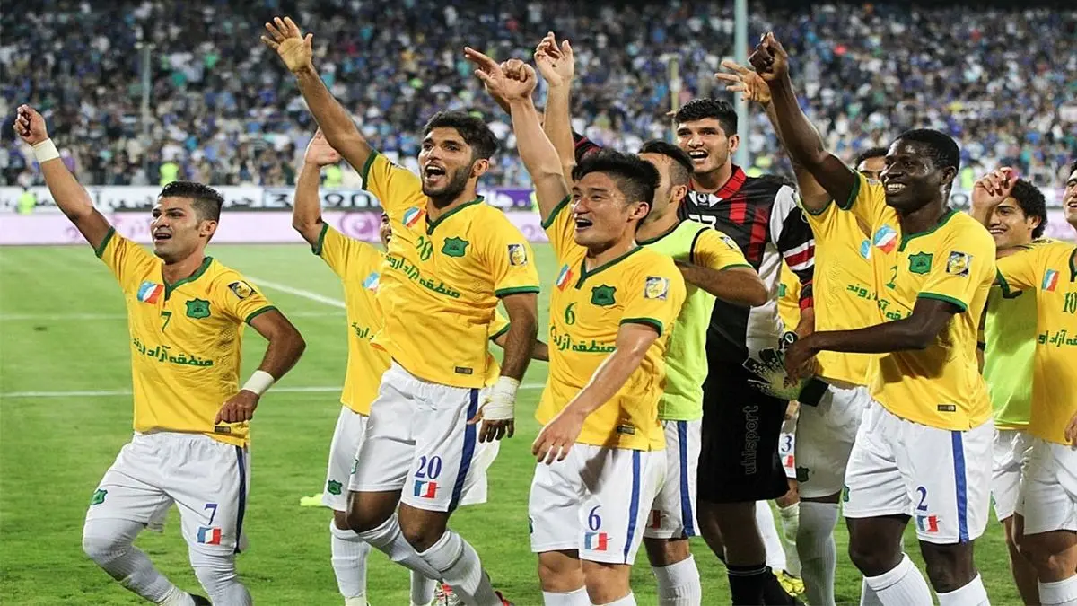 صنعت نفت – شاهین، پشت درهای بسته