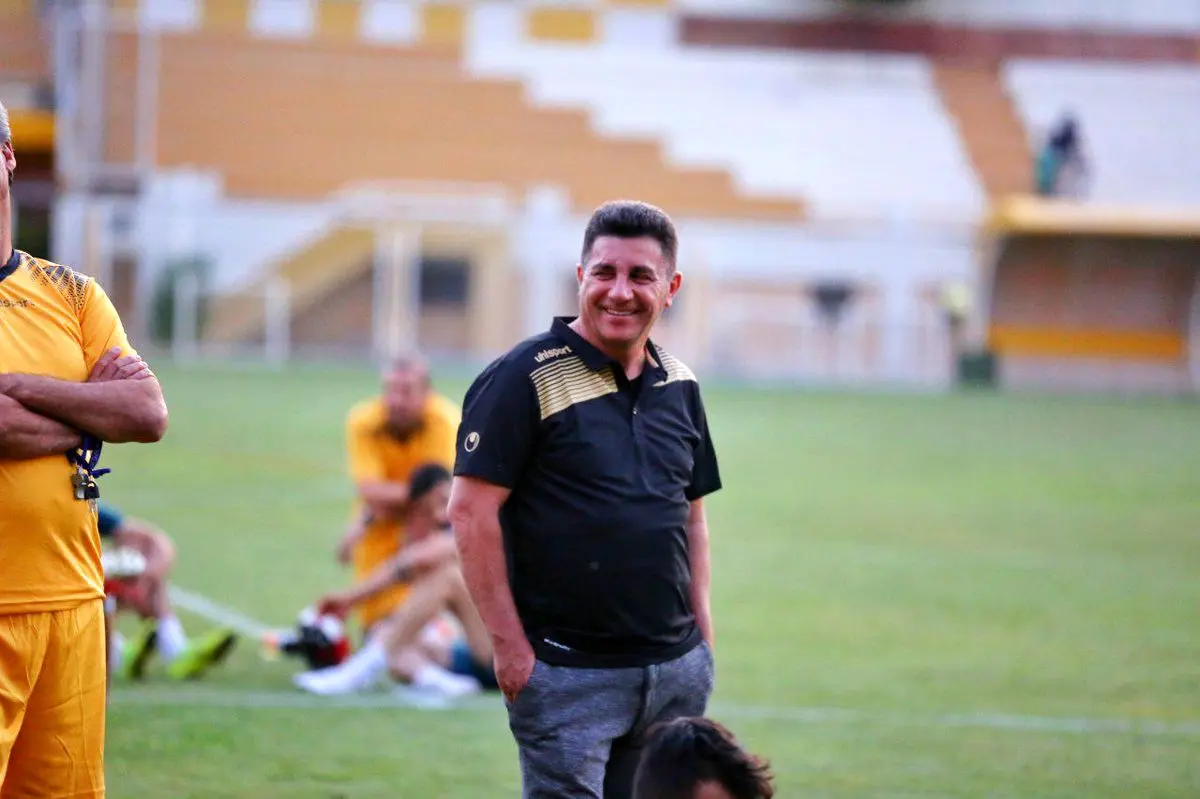 قلعه نویی خندان در انتظار شروع لیگ