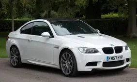 پرت کردن «بی‌ام‌و» گرانقیمت به رودخانه برای لجبازی با پدر / پسر ۳۳ ساله هدیه تولدش را نابود کرد