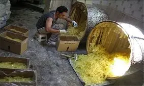 جمع‌آوری "نبات‌های تقلبی" در اطراف حرم رضوی؛ استفاده از "بلانکیت" در تولیدات زیرپله‌ای نبات