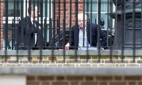 گاردین: بولتون به دنبال تغییر رژیم و مستعمره کردن انگلیس است