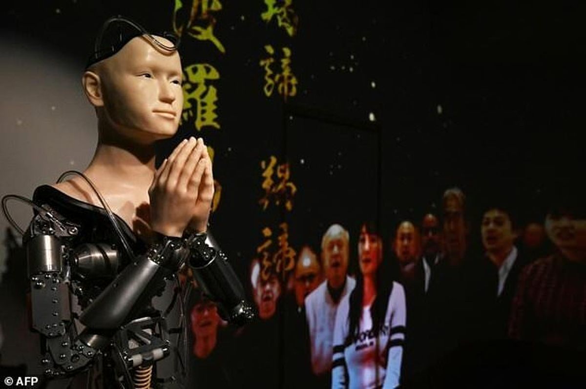 ژاپنی‌ها از ربات راهب در معبدی بودایی رونمایی کردند