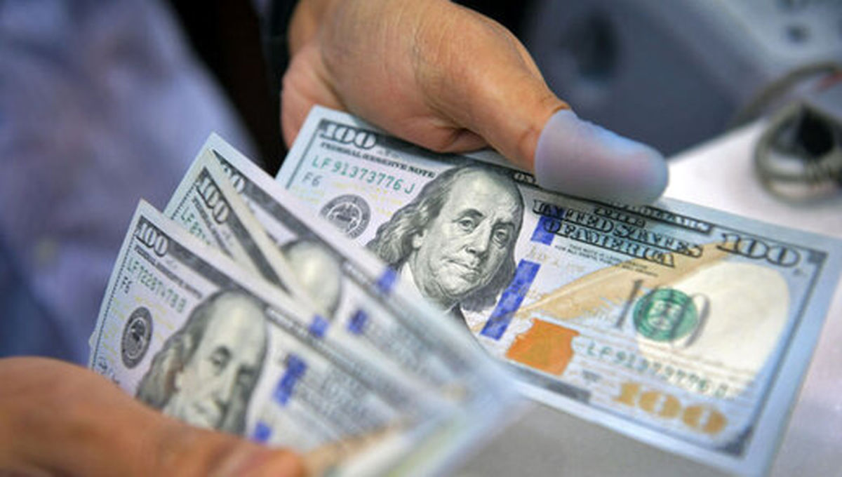 ثبات در بازار ارز / صرافیها دلار را ۱۱ هزار و ۷۰۰ تومان میفروشند