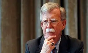 بولتون: چین به قاچاق نفت از ایران مشغول است!