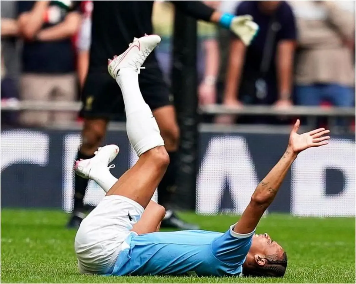 بایرن مونیخ، لروی سانه را ژانویه خواهد خرید