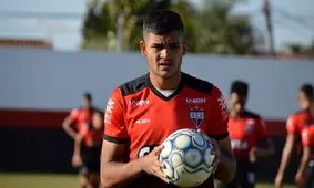 پیشبرد جذب مهاجم برزیلی با نظر کالدرون