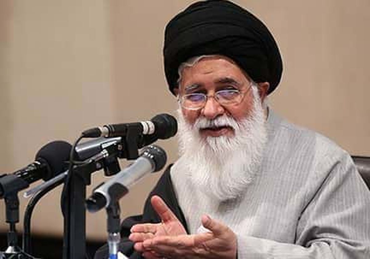 آیتالله علمالهدی: جانبازان و اسیران دو معجزه دفاع مقدس هستند