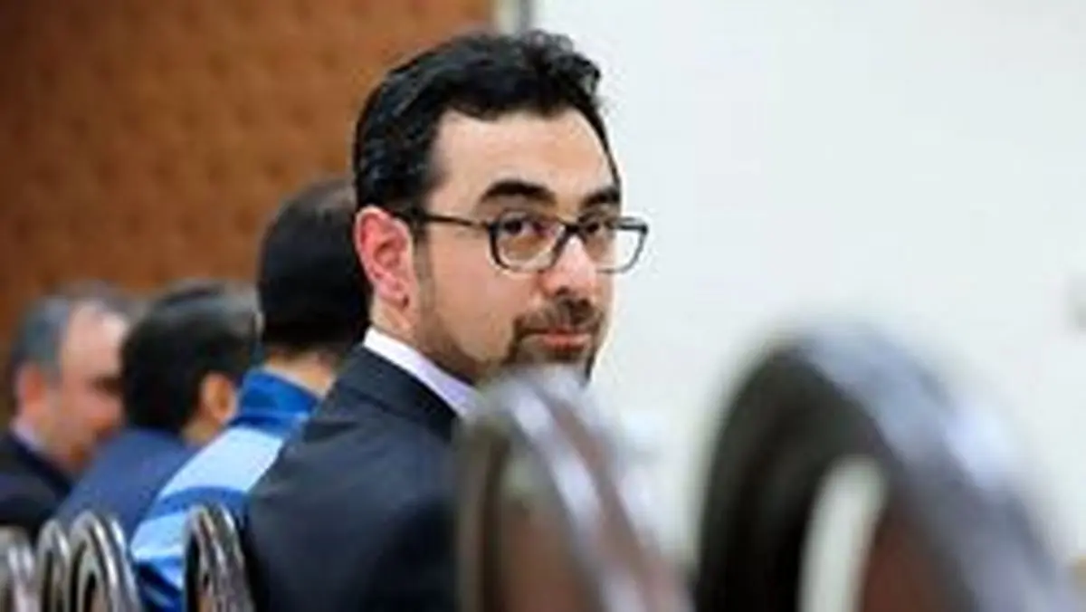 ناگفته‌های عراقچی؛ از تایید صلاحیت آقاخانی توسط وزارت اطلاعات تا مداخله در بازار ارز با دستور روحانی