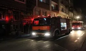 آتش‌سوزی در ۲ ساختمان ۵ طبقه/ نجات ۳۵ نفر از میان آتش و حریق ۵ خودرو