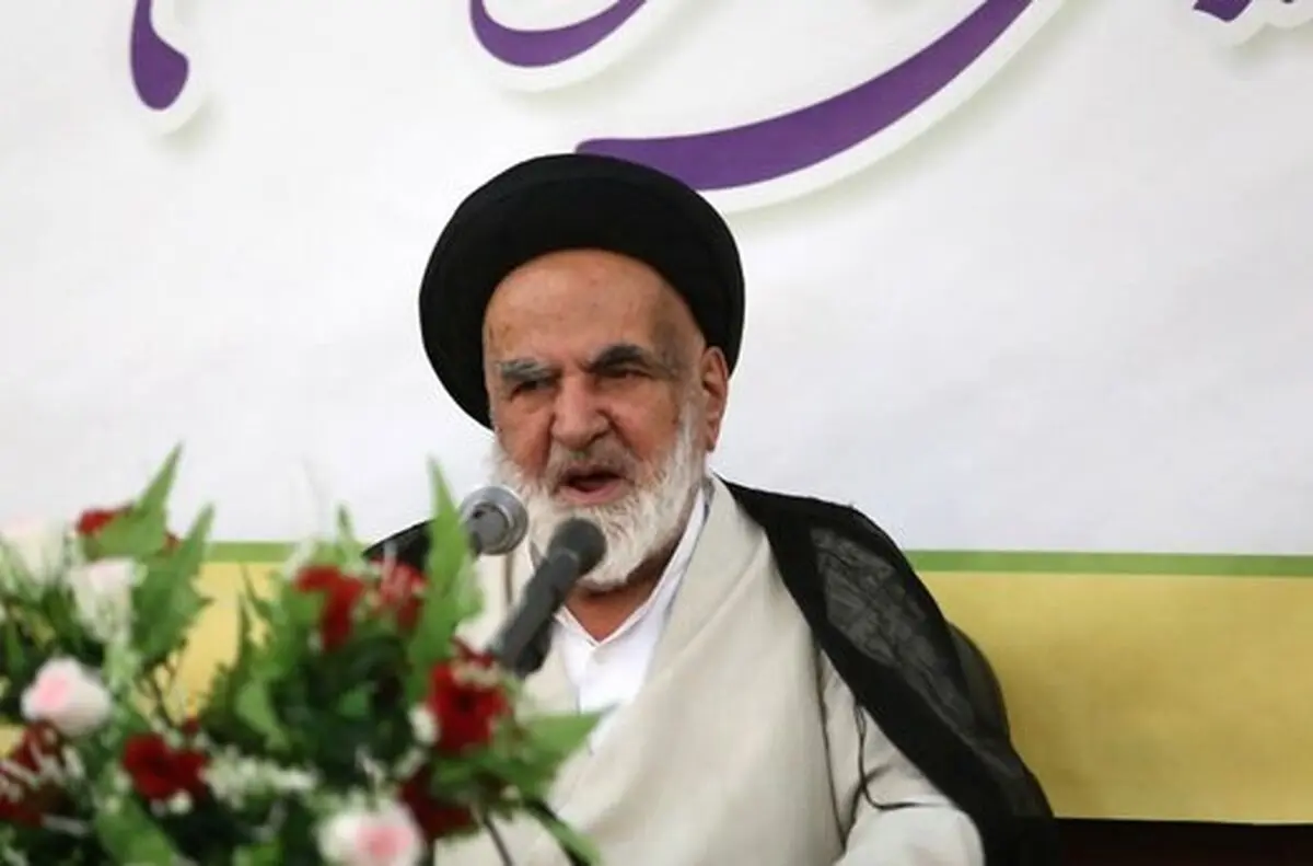 عضو جامعه مدرسین: آیت‌الله یزدی هر روز با یک نفر درمی‌افتد، دیروز هاشمی امروز آملی لاریجانی/ اگر رهبری یک نفر فدایی داشته باشد آقای روحانی است