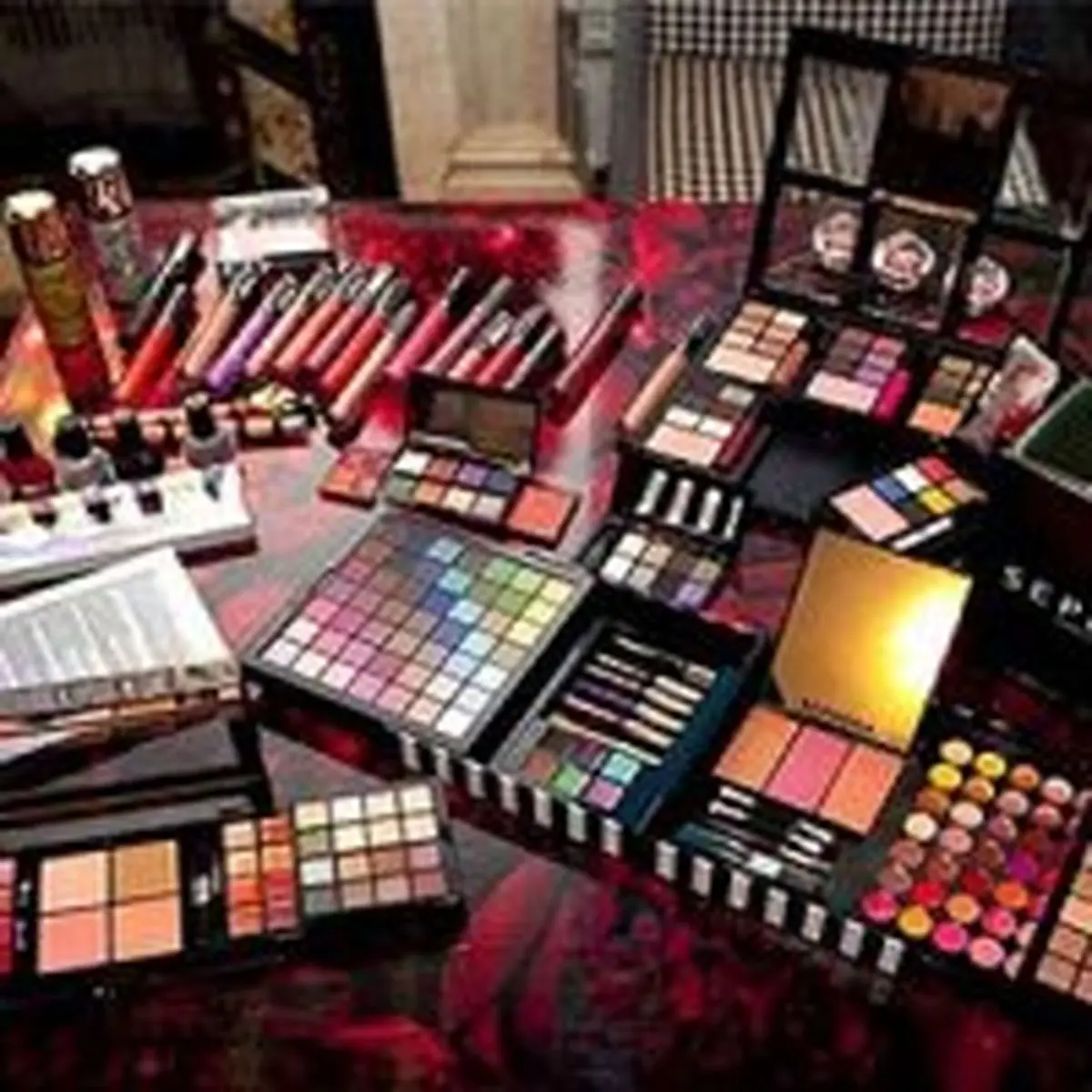 عوارض و خطرات استفاده نادرست از محصولات آرایشی