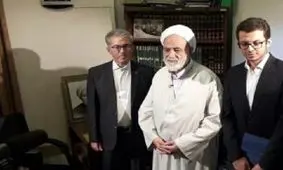 تقدیر حجت الاسلام قرائتی از نخبه جوانی که روی پل لندن نماز خواند