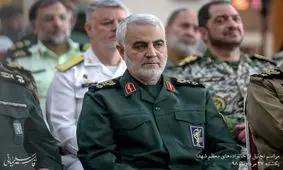 حضور سردار سلیمانی در مراسم تجلیل از خانواده‌های معظم شهدا + عکس